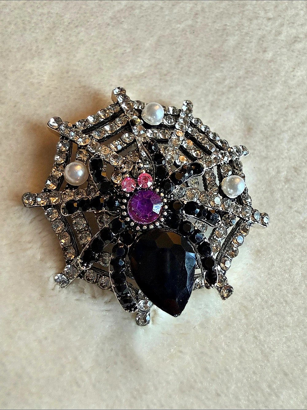 Spider Web Brooch in Black & Silver Like New